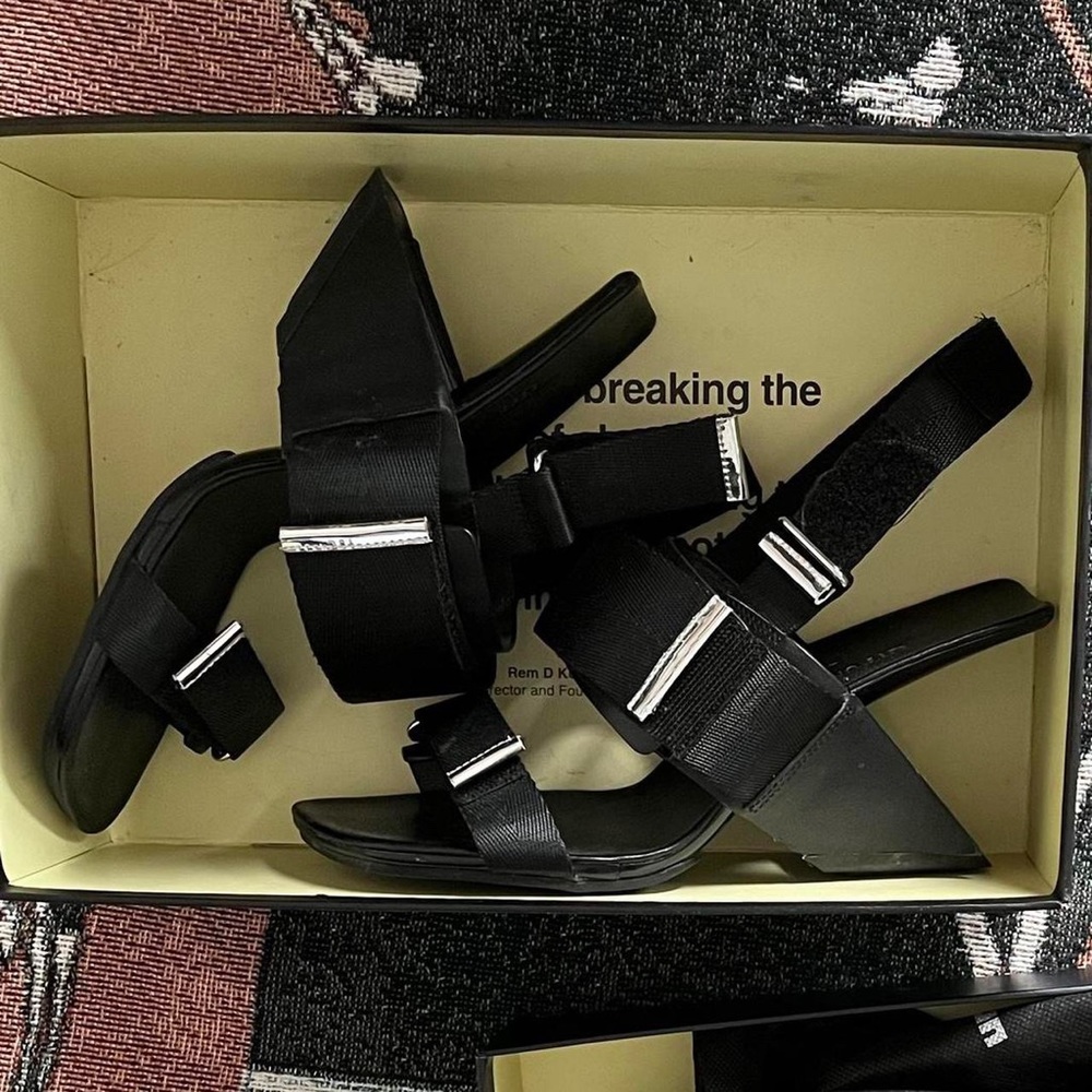 United Nude Loop Run in Black